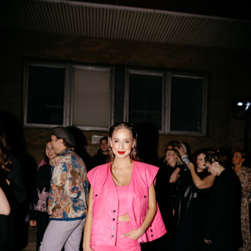 Prohlédněte si ten nejlepší streetstyle z ulic Mercedes-Benz Prague Fashion Weeku
Prohlédněte si ten nejlepší streetstyle z ulic Mercedes-Benz Prague Fashion Weeku