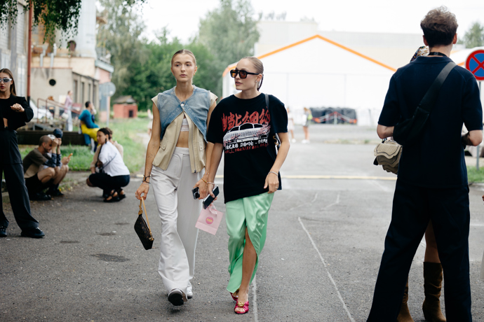  

Prohlédněte si nejlepší streetstyle z ulic Mercedes-Benz Prague Fashion Weeku...
