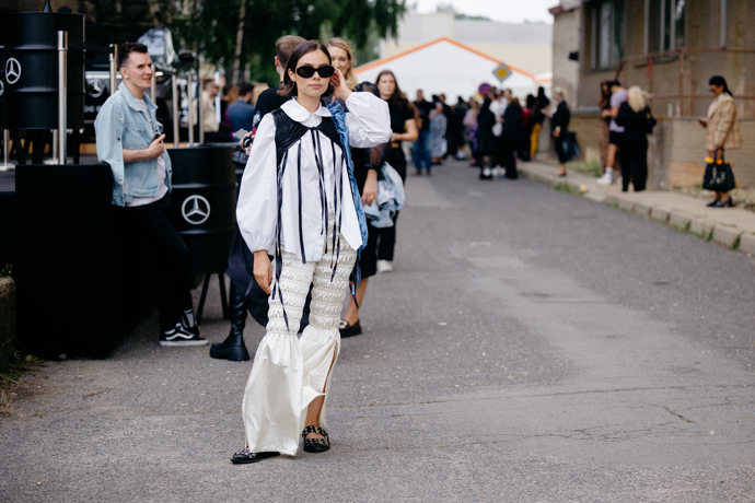 

Prohlédněte si nejlepší streetstyle z ulic Mercedes-Benz Prague Fashion Weeku...

