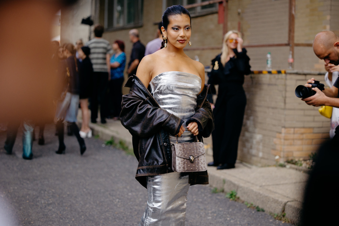  

Prohlédněte si nejlepší streetstyle z ulic Mercedes-Benz Prague Fashion Weeku...
