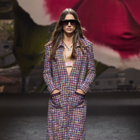 Prohlédněte si kolekci Chanel Spring Summer 2024 Ready to Wear...
Prohlédněte si kolekci Chanel Spring Summer 2024 Ready to Wear...