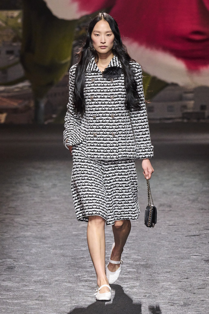  

Prohlédněte si kolekci Chanel Spring Summer 2024 Ready to Wear...
