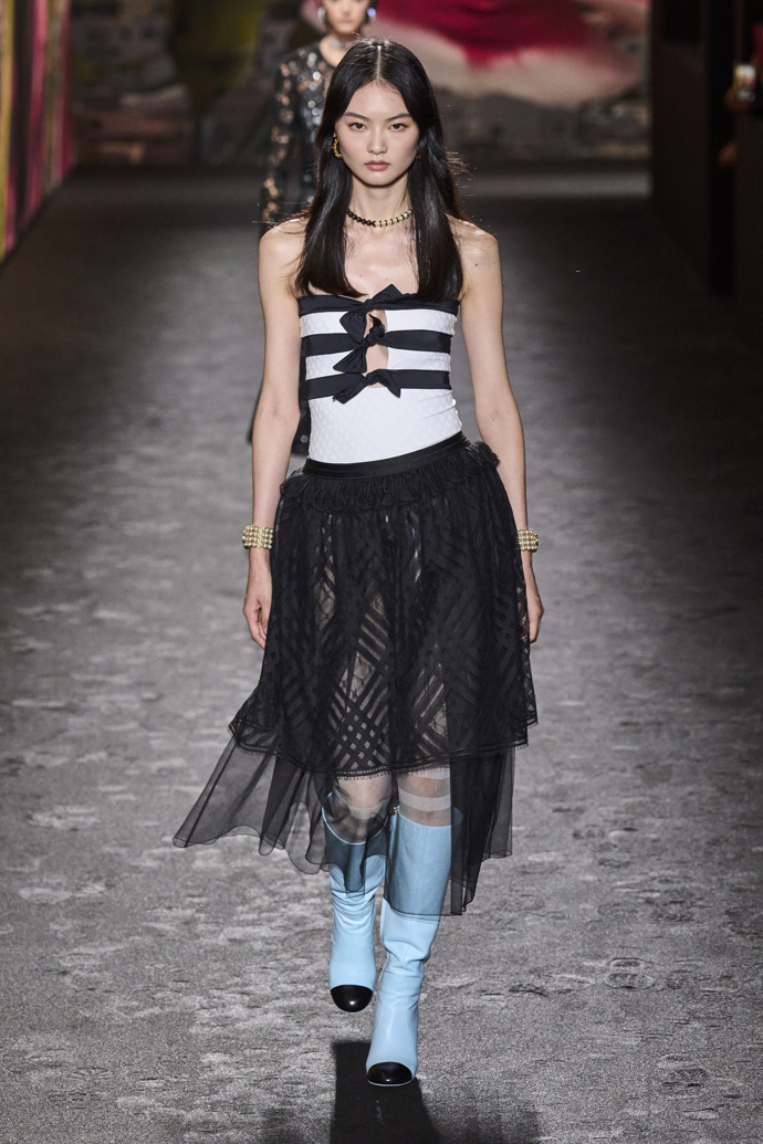  

Prohlédněte si kolekci Chanel Spring Summer 2024 Ready to Wear...
