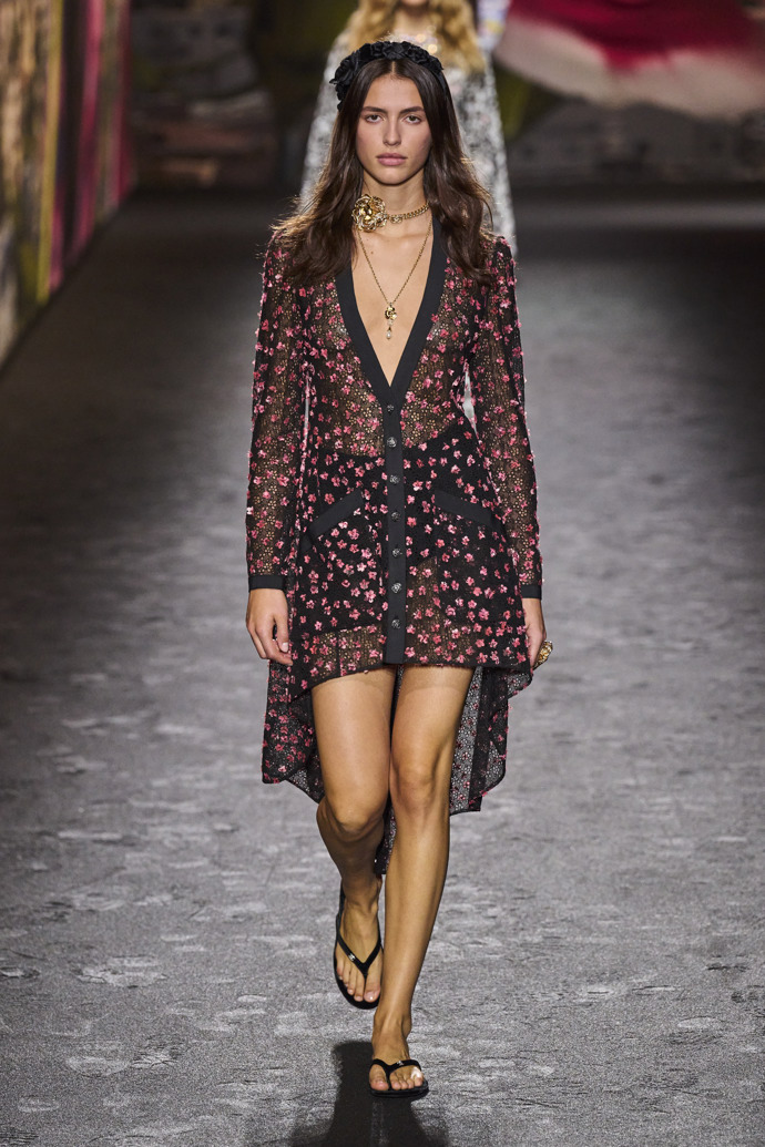  

Prohlédněte si kolekci Chanel Spring Summer 2024 Ready to Wear...
