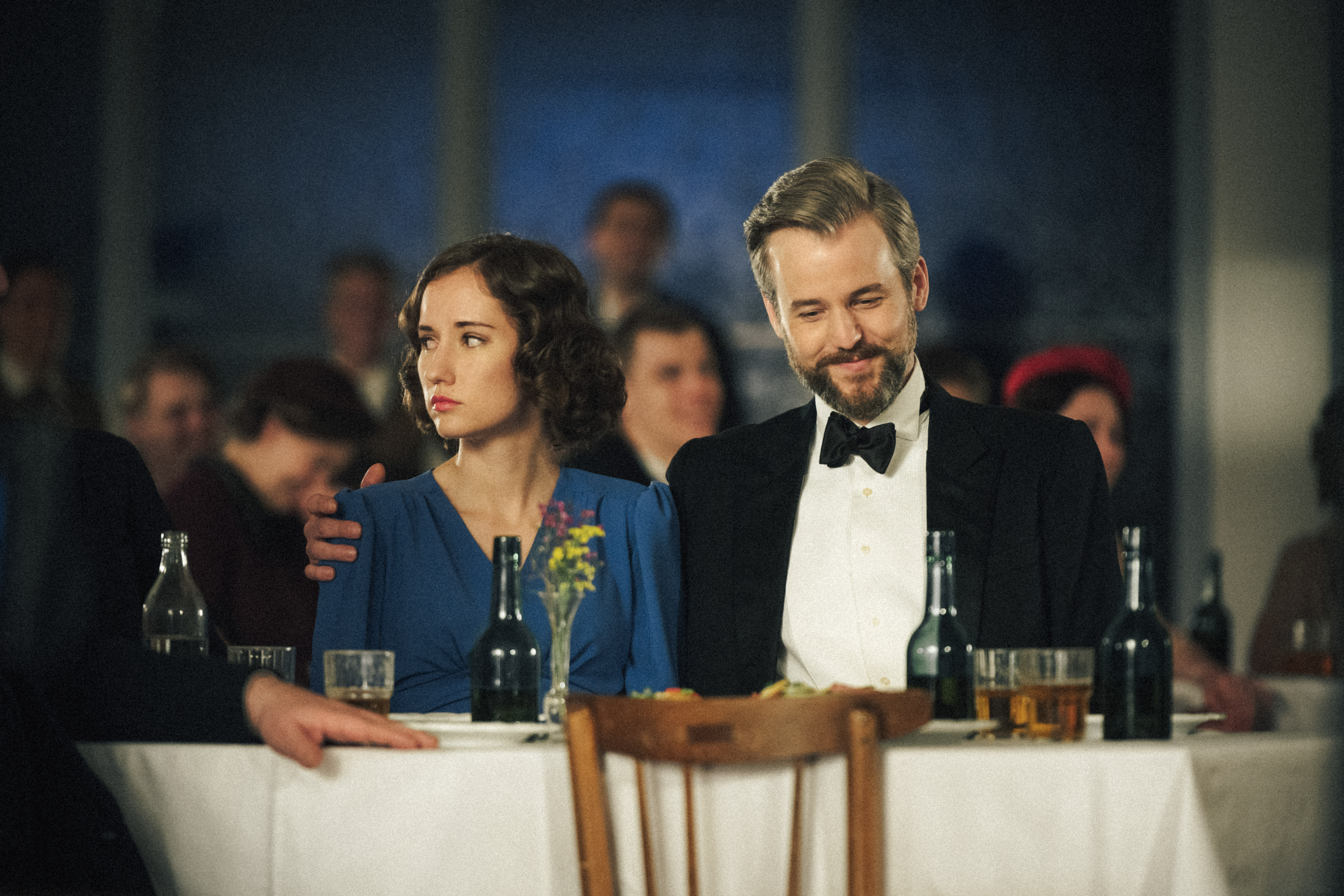  

Eliška Křenková a Miloslav König ve filmu Úsvit
