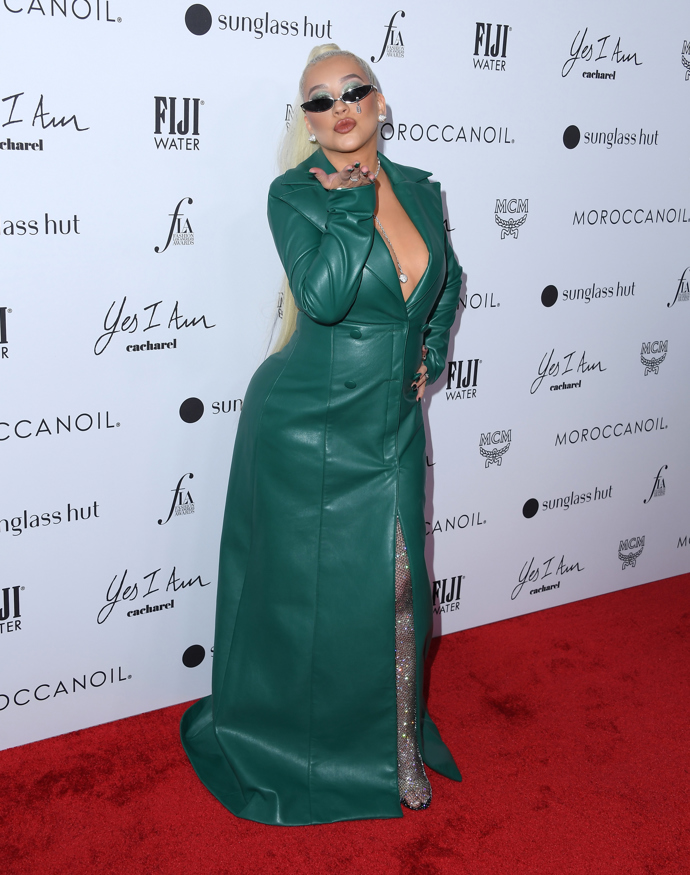  

Christina Aguilera v období s výraznějšími křivkami. Sluší jí obojí
