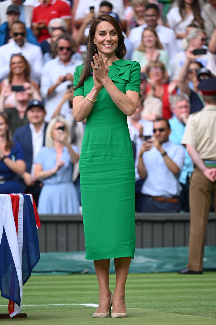  

Princezna Kate na Wimbledonu v šatech Roland Mouret za 750 Liber
