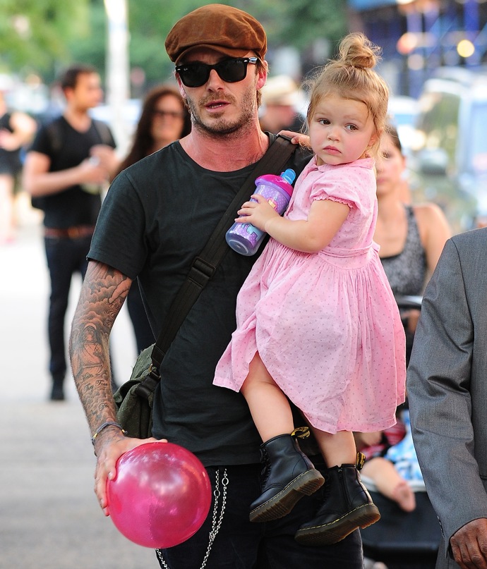  

Fotbalista a fashion ikona David Beckham v průběhu let své kariéry a manželství 
