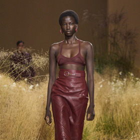Prohlédněte si kolekci Hermès Spring Summer 2024...
Prohlédněte si kolekci Hermès Spring Summer 2024...