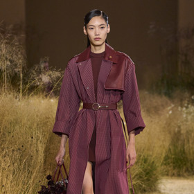 Prohlédněte si kolekci Hermès Spring Summer 2024...
Prohlédněte si kolekci Hermès Spring Summer 2024...