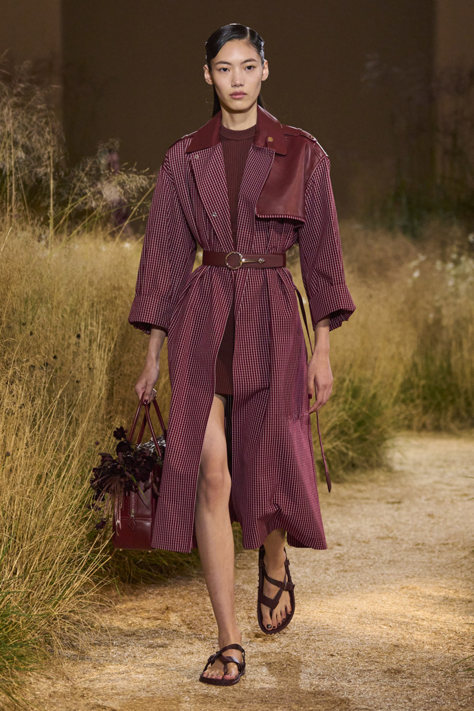 Prohlédněte si kolekci Hermès Spring Summer 2024...
Prohlédněte si kolekci Hermès Spring Summer 2024...