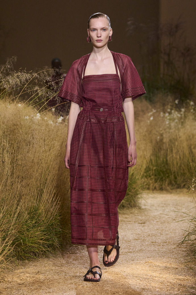 Prohlédněte si kolekci Hermès Spring Summer 2024...
Prohlédněte si kolekci Hermès Spring Summer 2024...