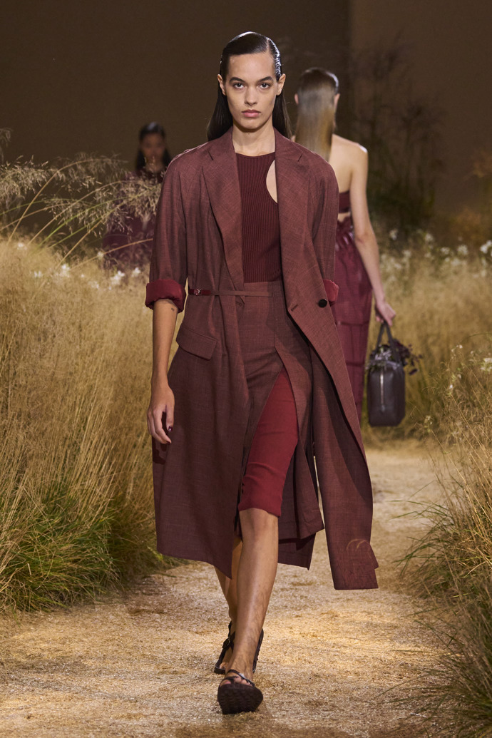 Prohlédněte si kolekci Hermès Spring Summer 2024...
Prohlédněte si kolekci Hermès Spring Summer 2024...