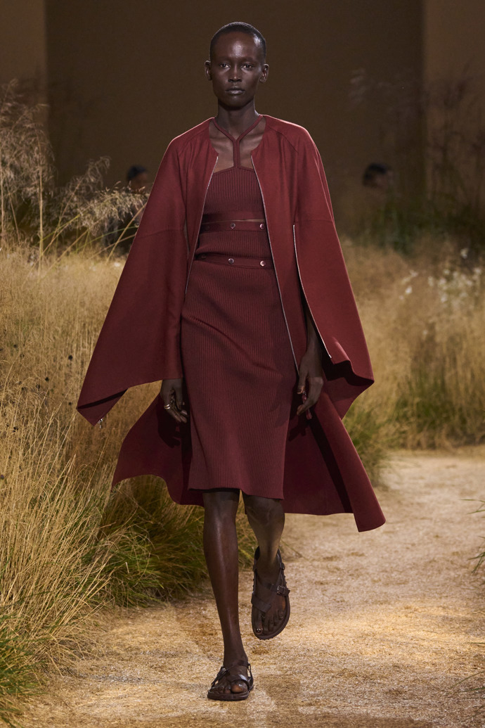 Prohlédněte si kolekci Hermès Spring Summer 2024...
Prohlédněte si kolekci Hermès Spring Summer 2024...
