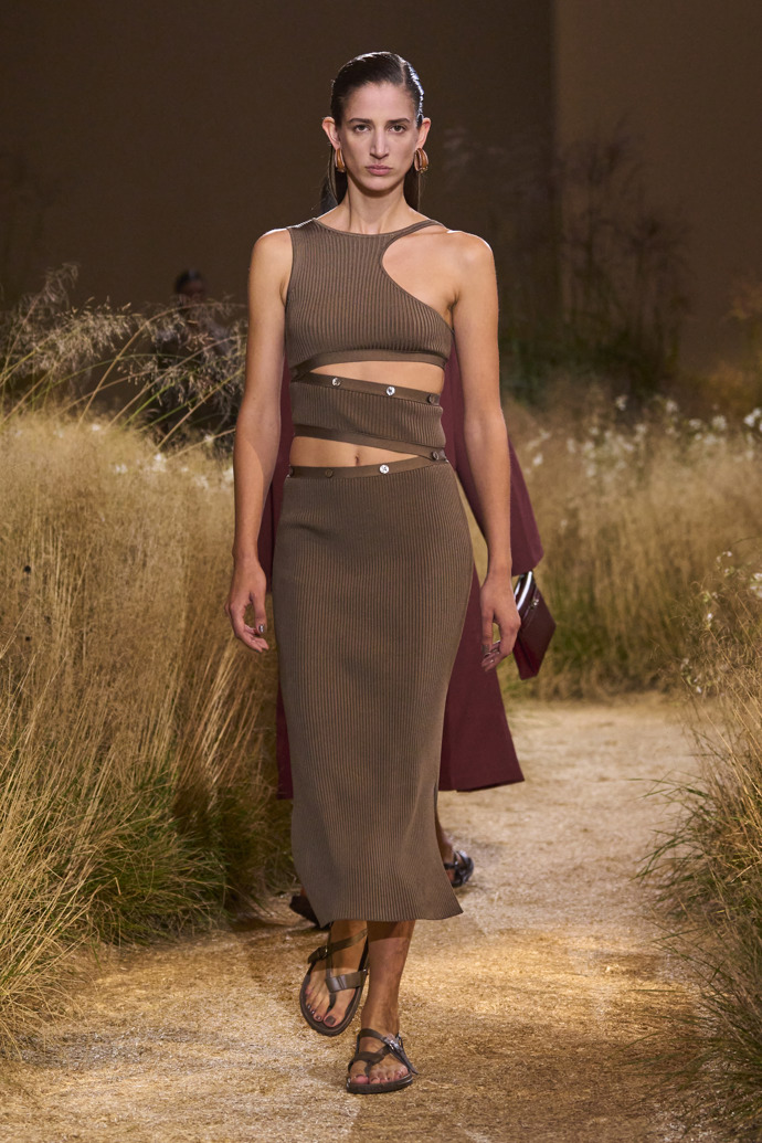 Prohlédněte si kolekci Hermès Spring Summer 2024...
Prohlédněte si kolekci Hermès Spring Summer 2024...