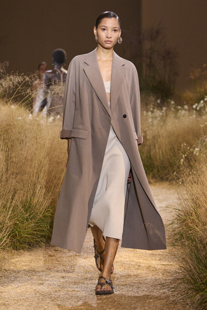 Prohlédněte si kolekci Hermès Spring Summer 2024...
Prohlédněte si kolekci Hermès Spring Summer 2024...