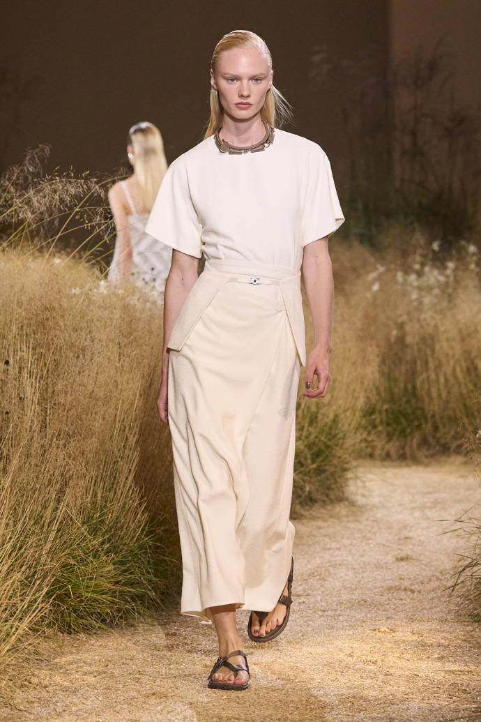 Prohlédněte si kolekci Hermès Spring Summer 2024...
Prohlédněte si kolekci Hermès Spring Summer 2024...