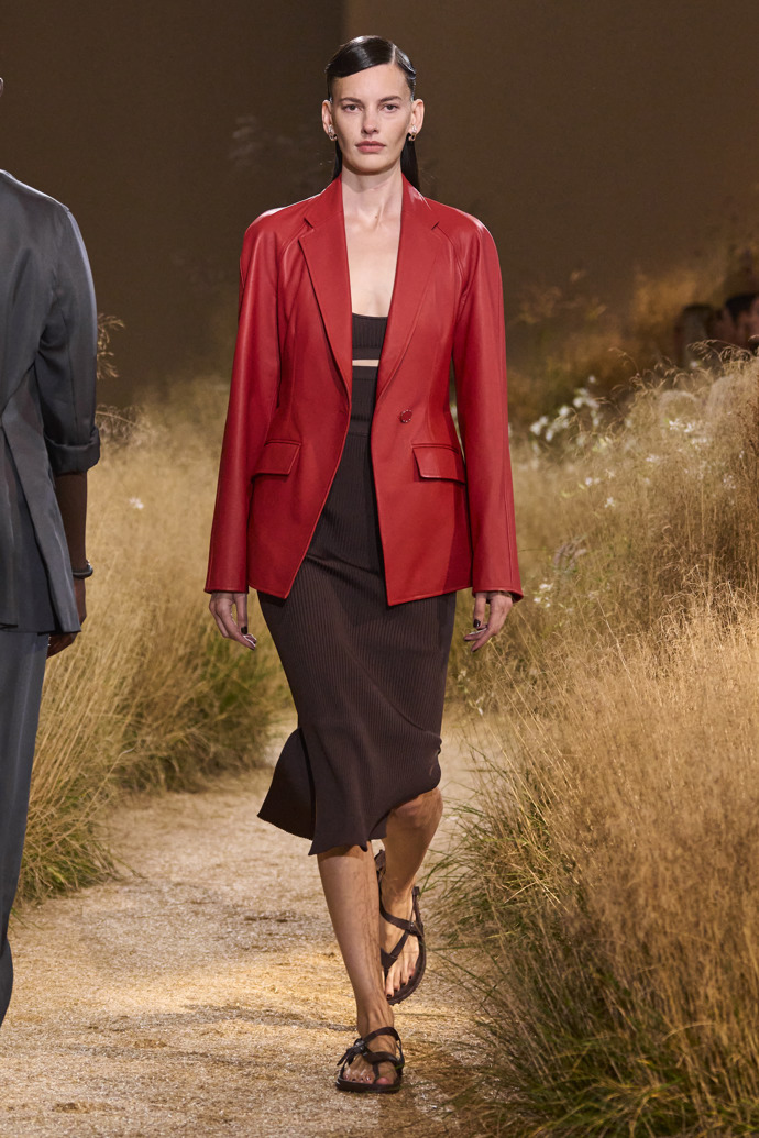 Prohlédněte si kolekci Hermès Spring Summer 2024...
Prohlédněte si kolekci Hermès Spring Summer 2024...