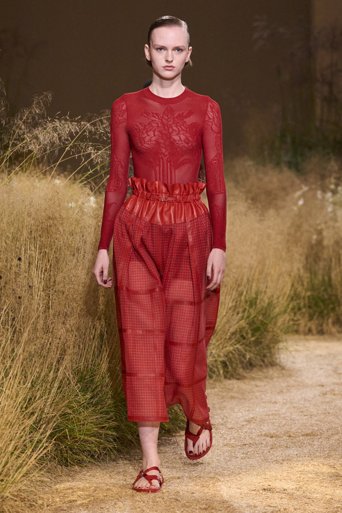 Prohlédněte si kolekci Hermès Spring Summer 2024...
Prohlédněte si kolekci Hermès Spring Summer 2024...