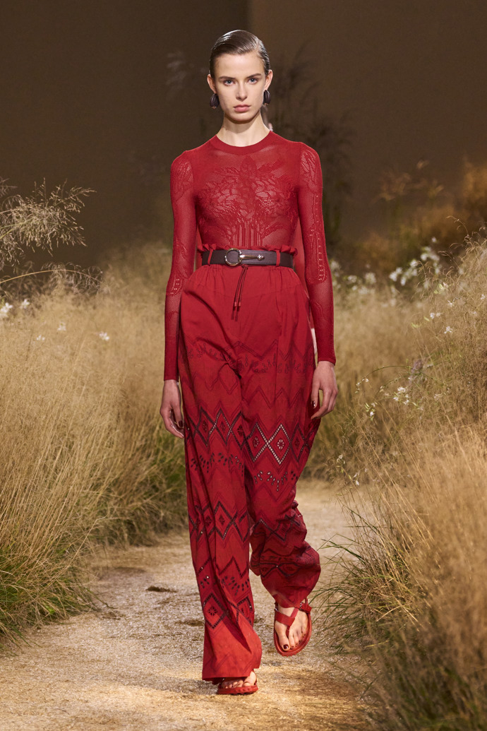 Prohlédněte si kolekci Hermès Spring Summer 2024...
Prohlédněte si kolekci Hermès Spring Summer 2024...