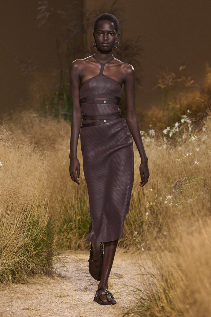 Prohlédněte si kolekci Hermès Spring Summer 2024...
Prohlédněte si kolekci Hermès Spring Summer 2024...