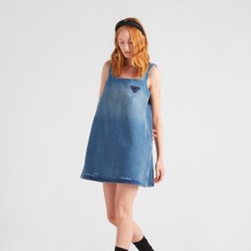 Organic denim mini-dress, Prada, 39 600 Kč
Organic denim mini-dress, Prada, 39 600 Kč