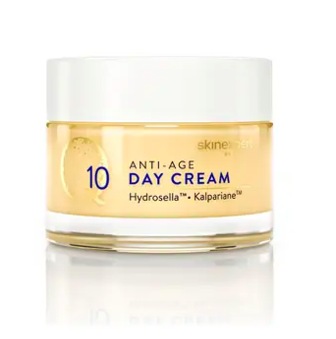  

Skinexpert BY DR.MAX Q10 Denní krém, Dr. Max, 259 Kč

Denní krém skinexpert BY DR.MAX Q10 má lehkou gelovou konzistenci gel-krému, která se rychle vstřebává do pokožky a podporuje její pružnost a pevnost. Jeho anti-agingové složení je obohacené o aktivní složky koenzym Q10, Hydrosella™ a Kalpariane™, které pomáhají zlepšit hydrataci, aby byla vaše pleť hydratovaná a rozjasněná. 

 
