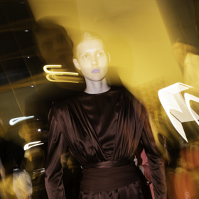 Vstupte do backstage Couture 2024 show Zuzany Kubíčkové...
Vstupte do backstage Couture 2024 show Zuzany Kubíčkové...