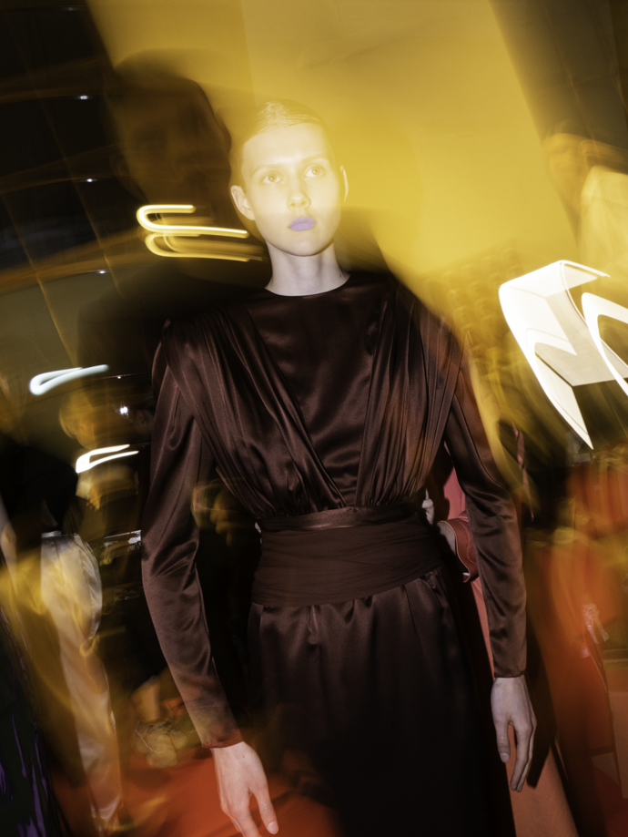 Vstupte do backstage Couture 2024 show Zuzany Kubíčkové...
Vstupte do backstage Couture 2024 show Zuzany Kubíčkové...