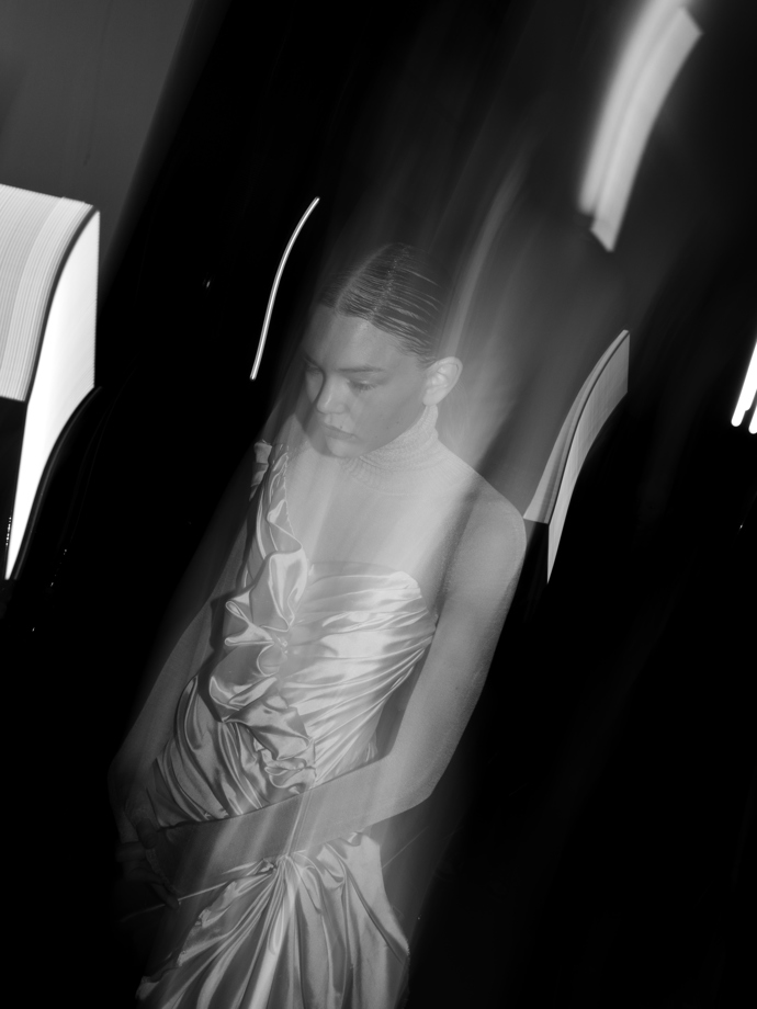 Vstupte do backstage Couture 2024 show Zuzany Kubíčkové...
Vstupte do backstage Couture 2024 show Zuzany Kubíčkové...