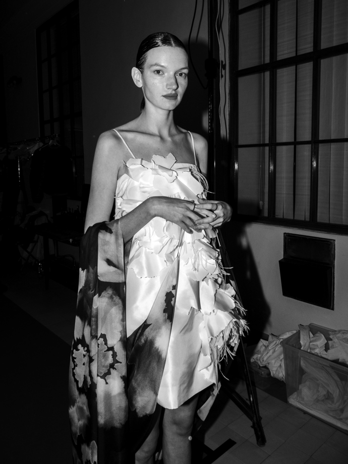 Vstupte do backstage Couture 2024 show Zuzany Kubíčkové...
Vstupte do backstage Couture 2024 show Zuzany Kubíčkové...