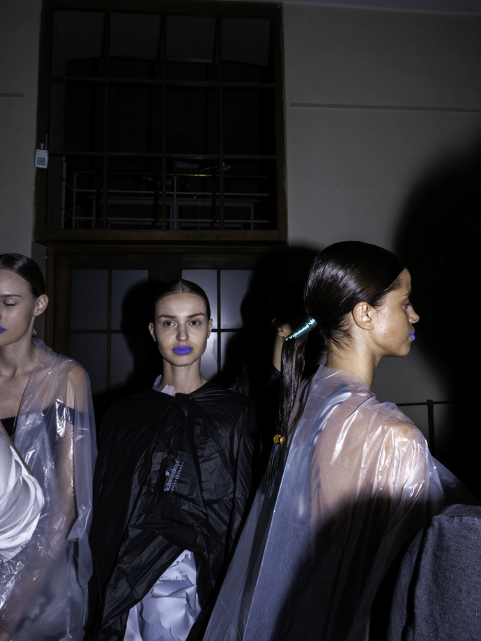 Vstupte do backstage Couture 2024 show Zuzany Kubíčkové...
Vstupte do backstage Couture 2024 show Zuzany Kubíčkové...