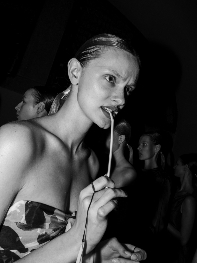 Vstupte do backstage Couture 2024 show Zuzany Kubíčkové...
Vstupte do backstage Couture 2024 show Zuzany Kubíčkové...