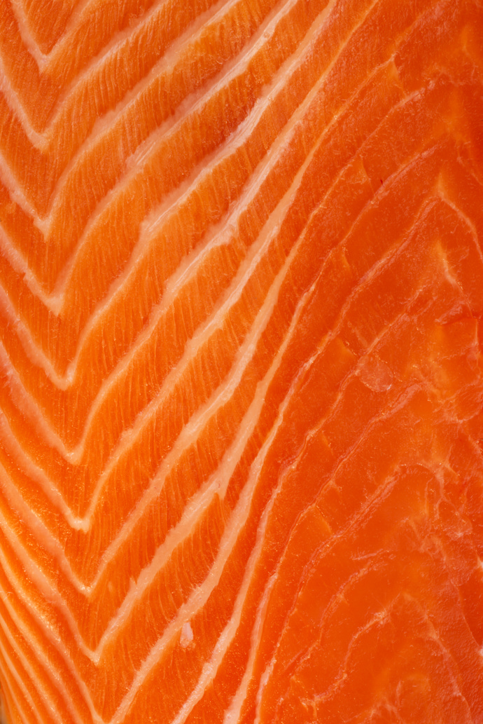  

Losos obecný, prodává Lidl

Rybí maso lososa je bohatým zdrojem omega-3 a omega-6 mastných kyselin, vitamínu B12, bílkovin, minerálů a dalších živin prospěšných pro vaše zdraví. Pravidelná konzumace lososa může přispět k prevenci kardiovaskulárních onemocnění, Alzheimerovy choroby a dalších civilizačních onemocnění, a to díky obsahu těchto prospěšných látek. Nejlepší je samozřejmě dobře ochucený a připravený v troubě, čerstvá ryba se hodí k rýži.
