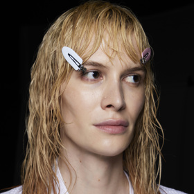  

Upravený wet hairstyle
