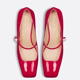 Jolie Dior Pump, Dior, 23000 Kč
Jolie Dior Pump, Dior, 23000 Kč