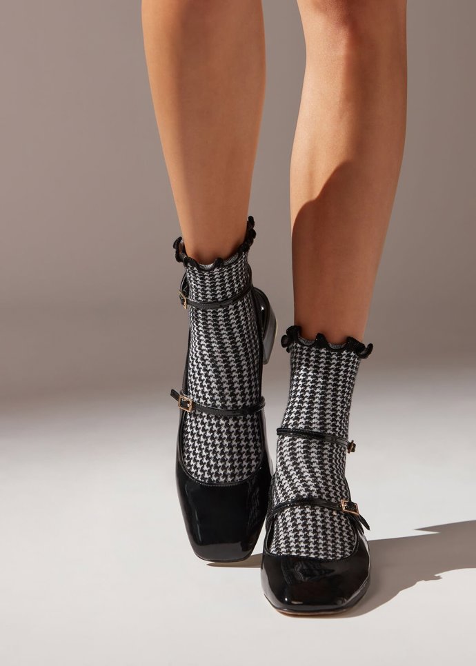  

Krátké ponožky s pepitovým motivem, Calzedonia, 119 Kč
