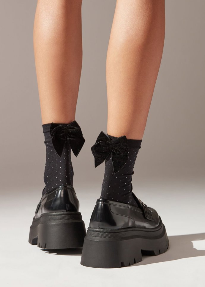  

Krátké ponožky s mašlí, Calzedonia, 179 Kč  
