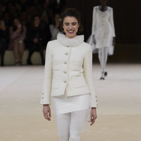 Prohlédněte si kolekci Chanel Haute Couture 2024
Prohlédněte si kolekci Chanel Haute Couture 2024