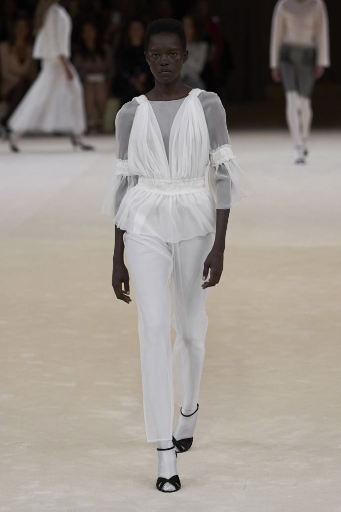  

Prohlédněte si kolekci Chanel Haute Couture 2024
