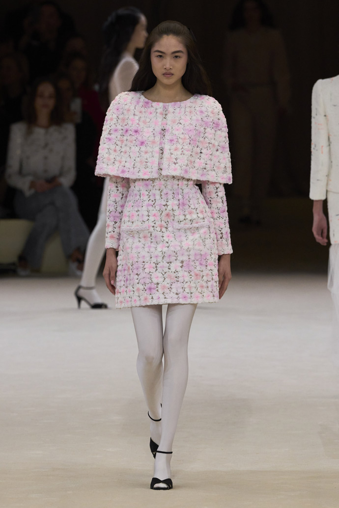  

Prohlédněte si kolekci Chanel Haute Couture 2024
