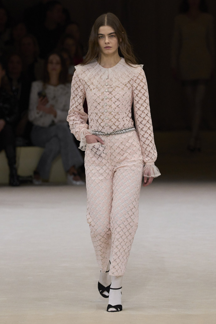  

Prohlédněte si kolekci Chanel Haute Couture 2024
