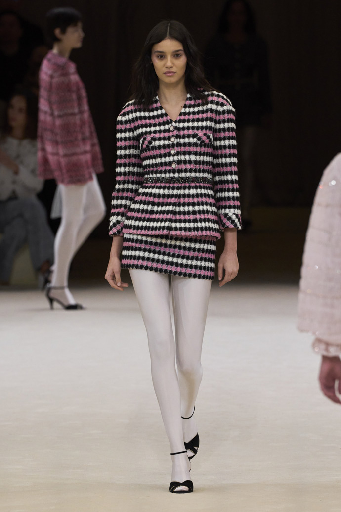  

Prohlédněte si kolekci Chanel Haute Couture 2024
