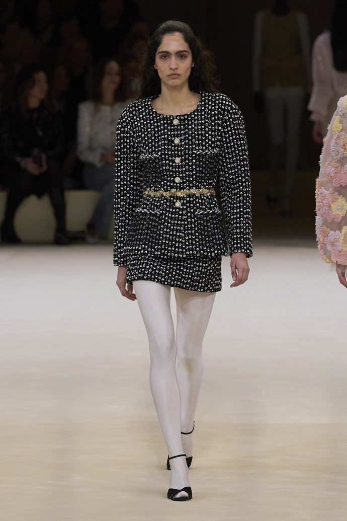  

Prohlédněte si kolekci Chanel Haute Couture 2024
