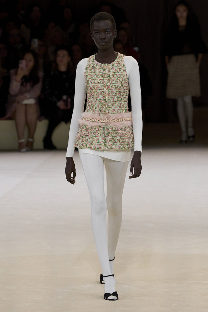  

Prohlédněte si kolekci Chanel Haute Couture 2024
