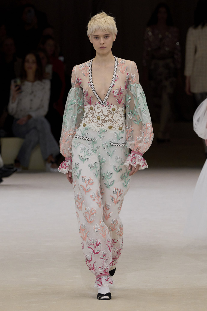  

Prohlédněte si kolekci Chanel Haute Couture 2024
