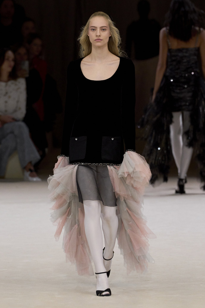  

Prohlédněte si kolekci Chanel Haute Couture 2024
