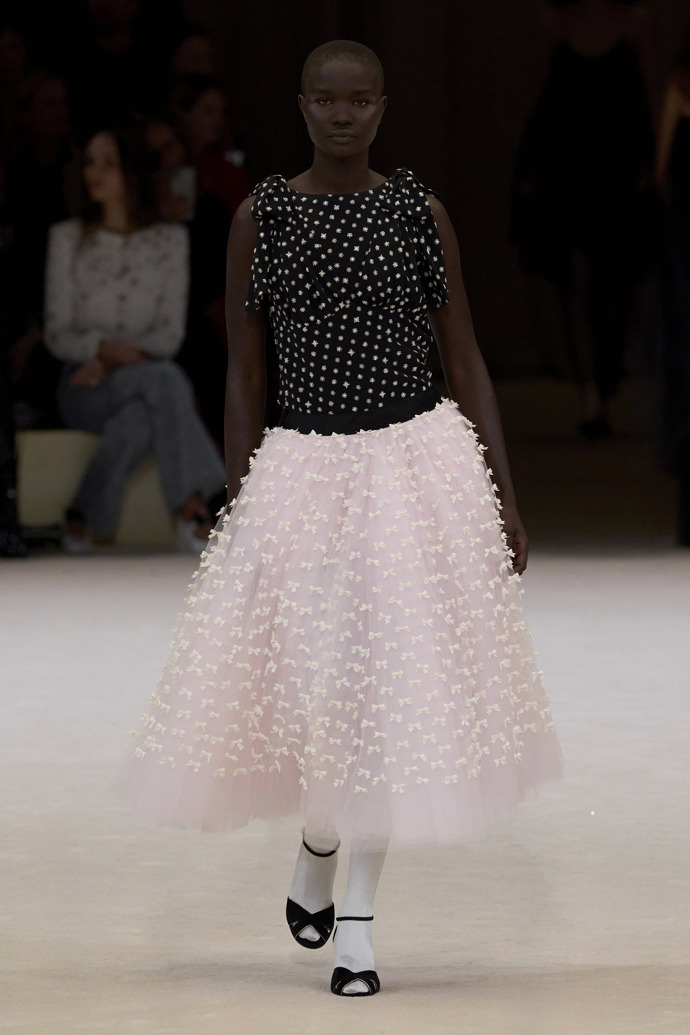  

Prohlédněte si kolekci Chanel Haute Couture 2024
