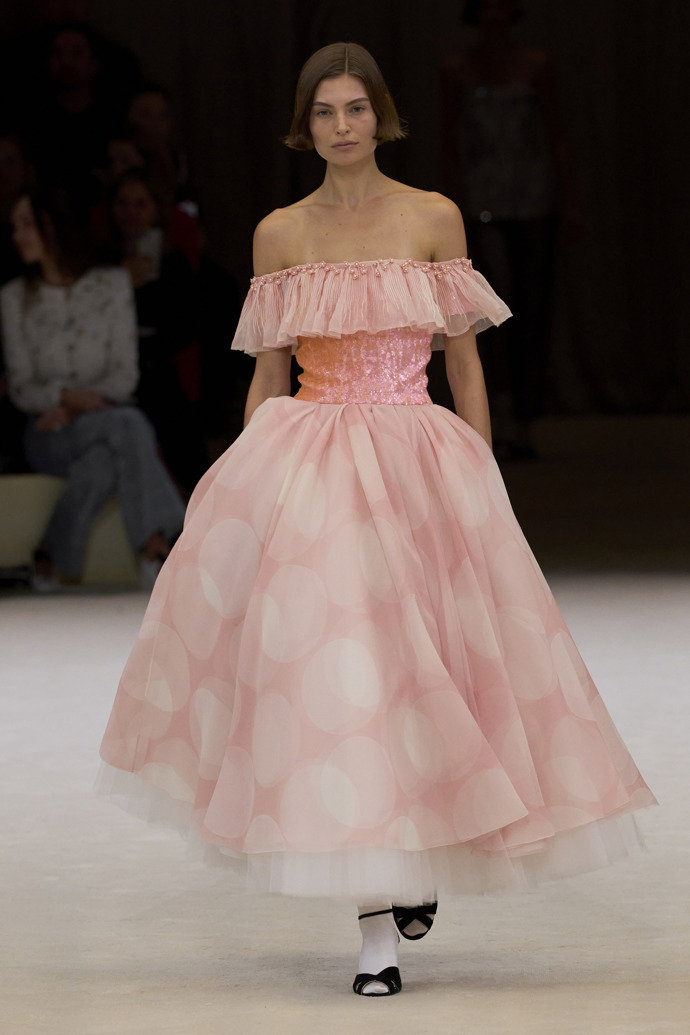  

Prohlédněte si kolekci Chanel Haute Couture 2024
