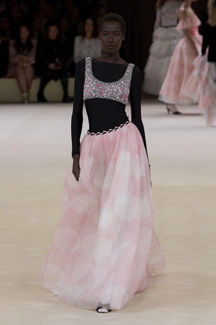  

Prohlédněte si kolekci Chanel Haute Couture 2024
